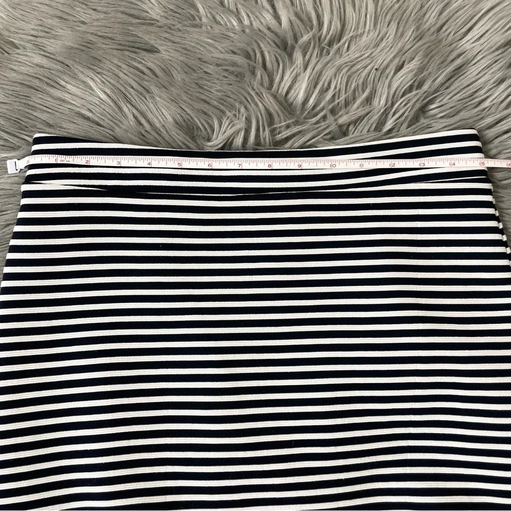Banana republic black/white striped skirt